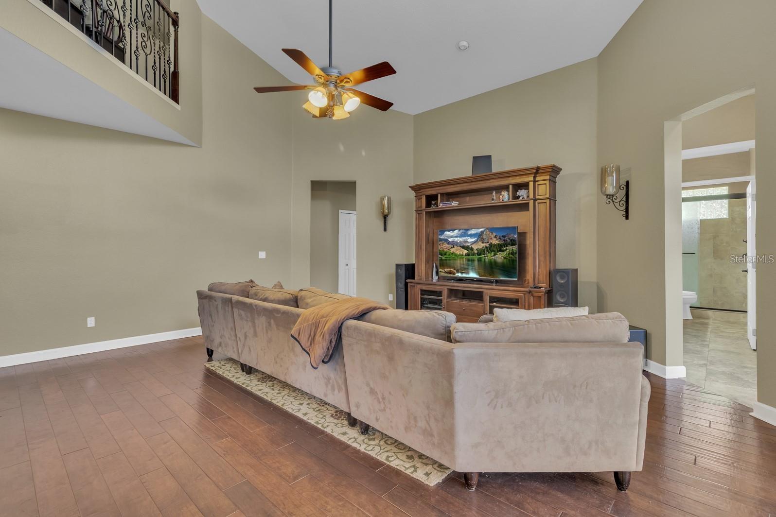Image 11 of 40 For 8740 Ingleton Court