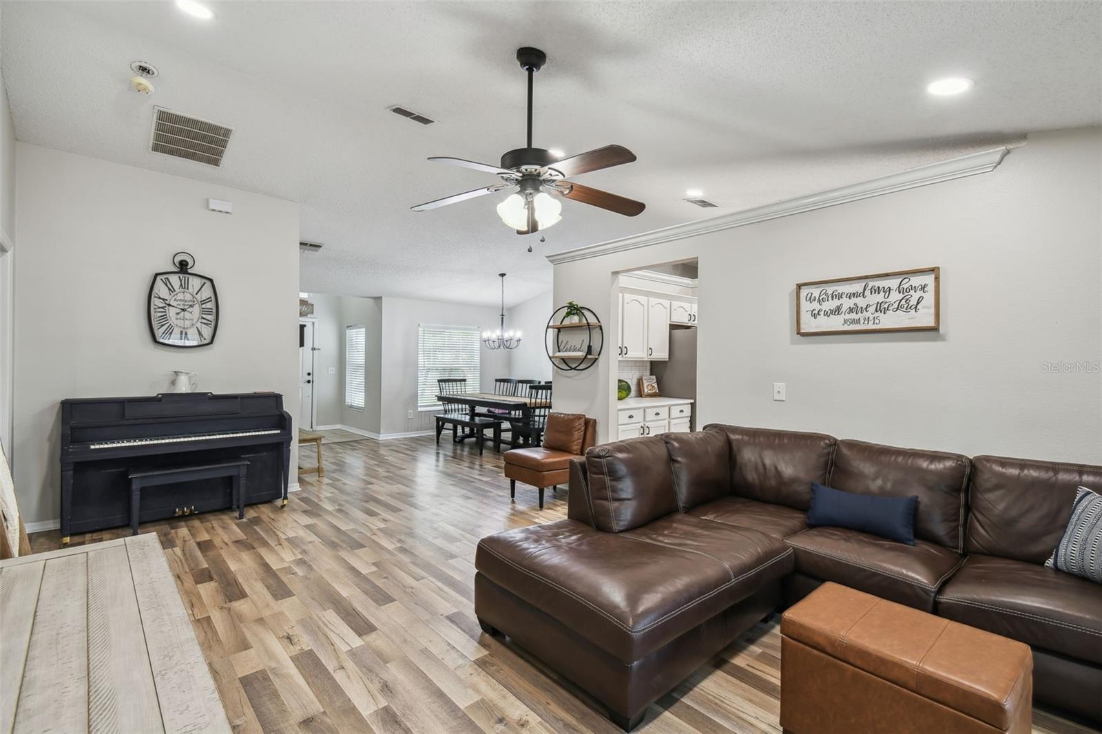 Image 7 of 29 For 360 Coventry Estate Boulevard