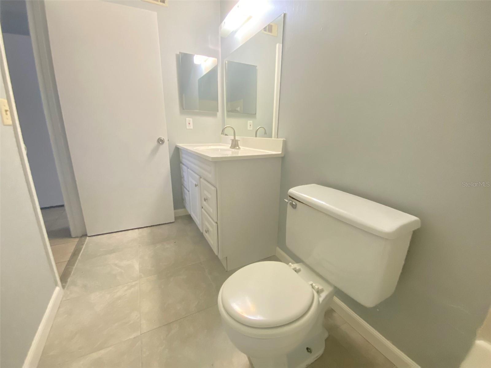 Image 11 of 19 For 605 Northlake Boulevard 68