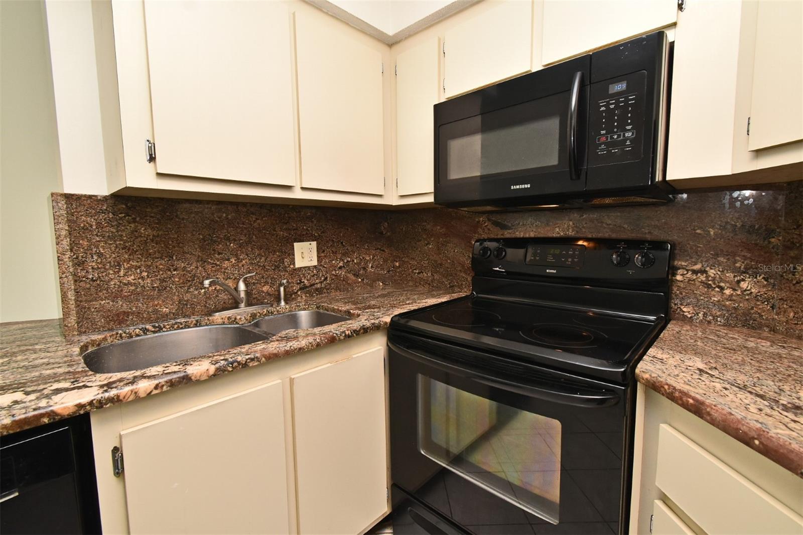 Image 13 of 44 For 4008 Atrium Drive U-6