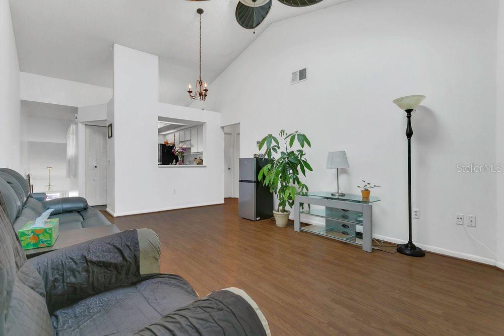 Image 13 of 33 For 3106 Semoran Boulevard P-2