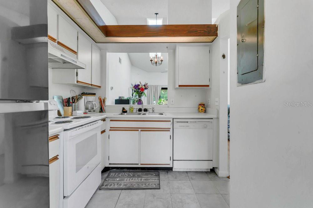 Image 6 of 33 For 3106 Semoran Boulevard P-2