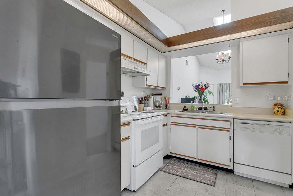 Image 7 of 33 For 3106 Semoran Boulevard P-2