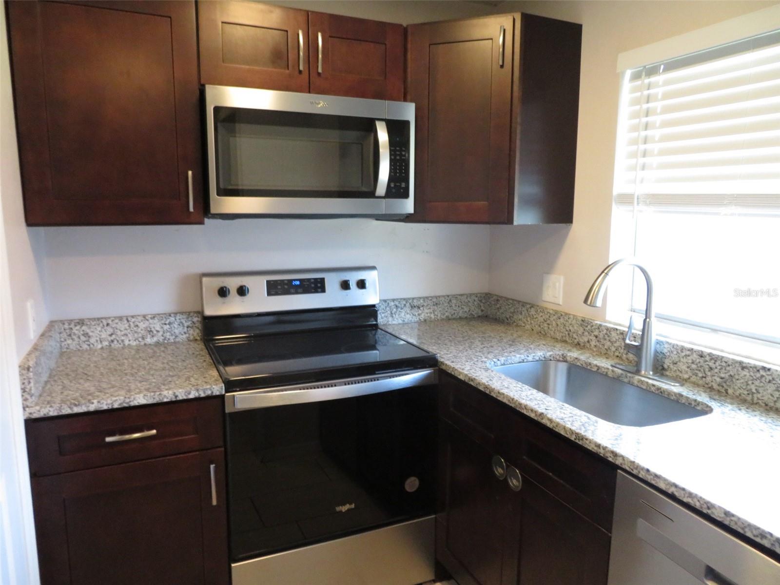 Image 3 of 10 For 4100 Pershing Pointe Place 3