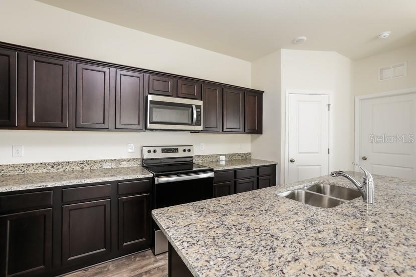Image 5 of 16 For 3077 Neverland Drive