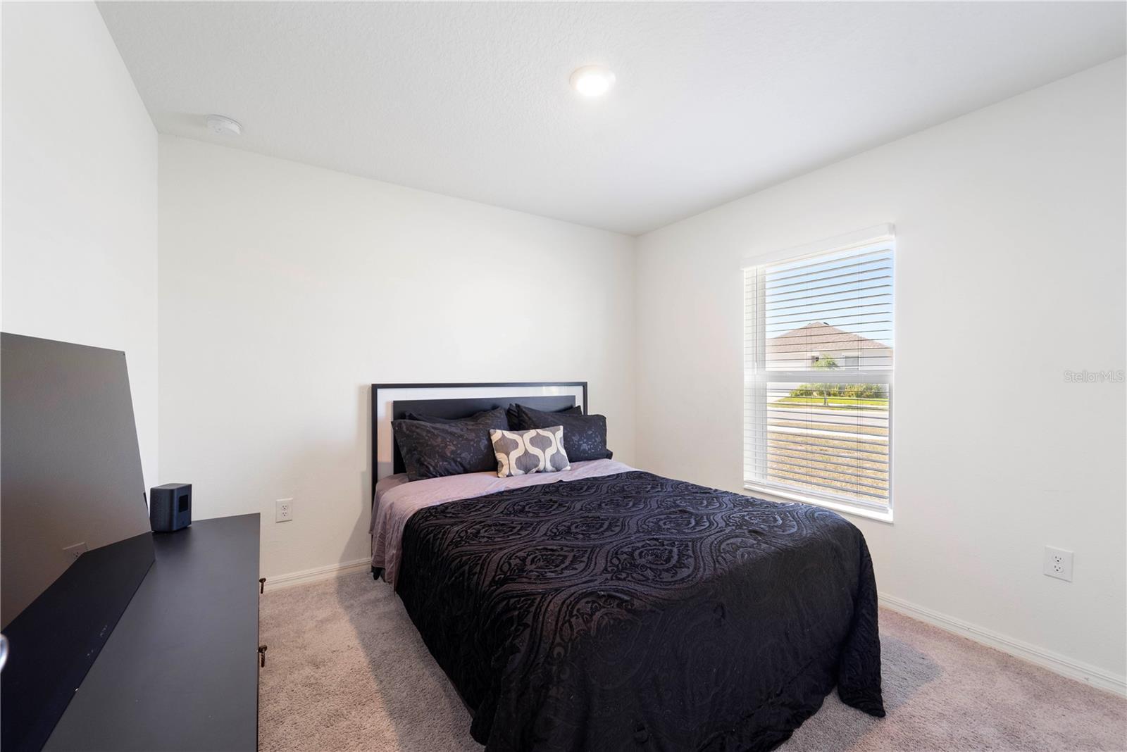 Image 14 of 39 For 820 Overpool Avenue