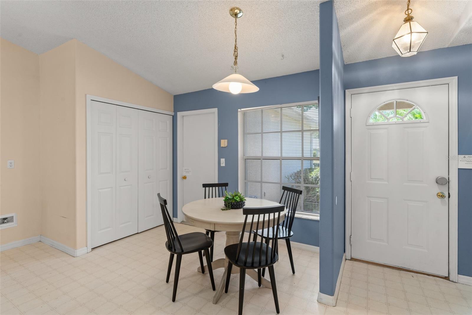 Image 11 of 39 For 4306 Pebblestone Court