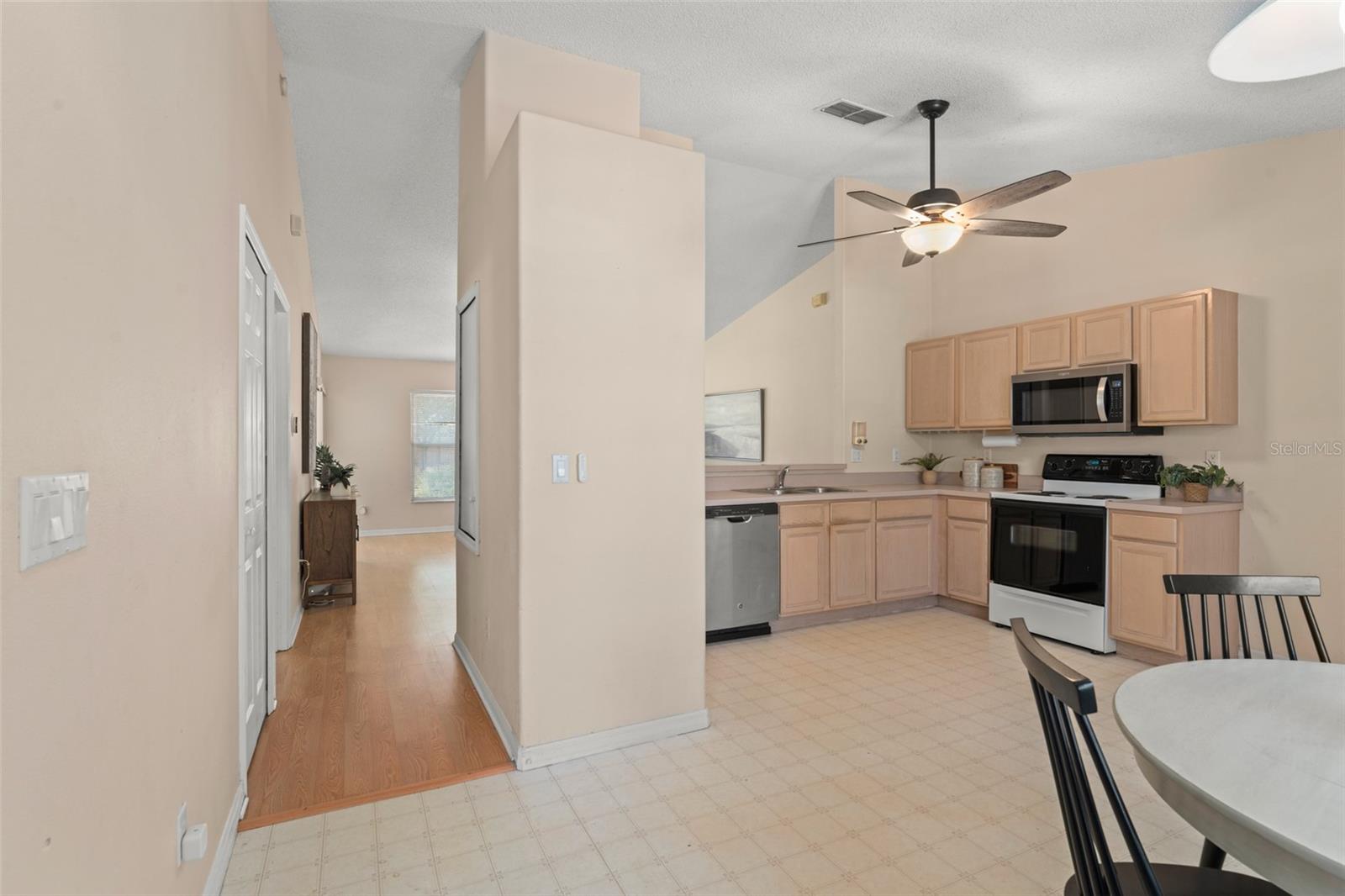 Image 6 of 39 For 4306 Pebblestone Court