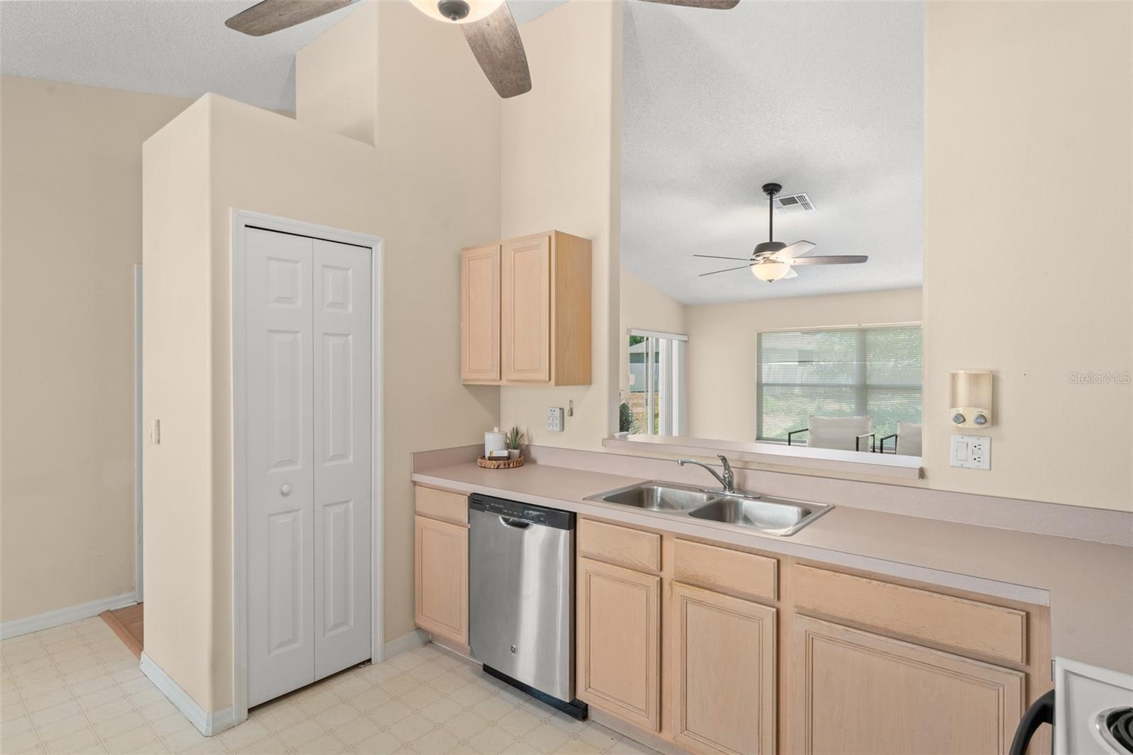 Image 9 of 39 For 4306 Pebblestone Court