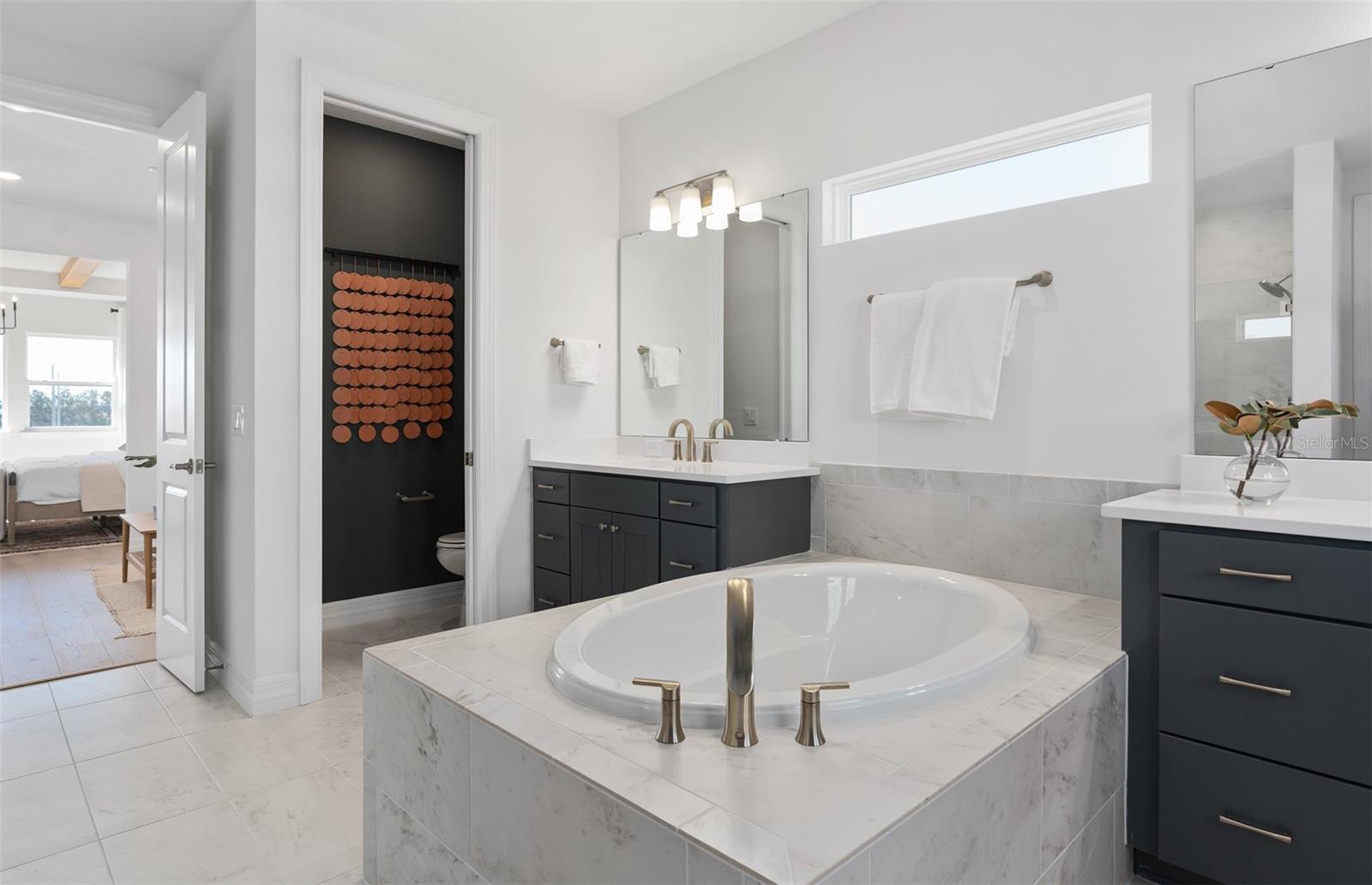 Image 33 of 52 For 8339 Park Cliff Way