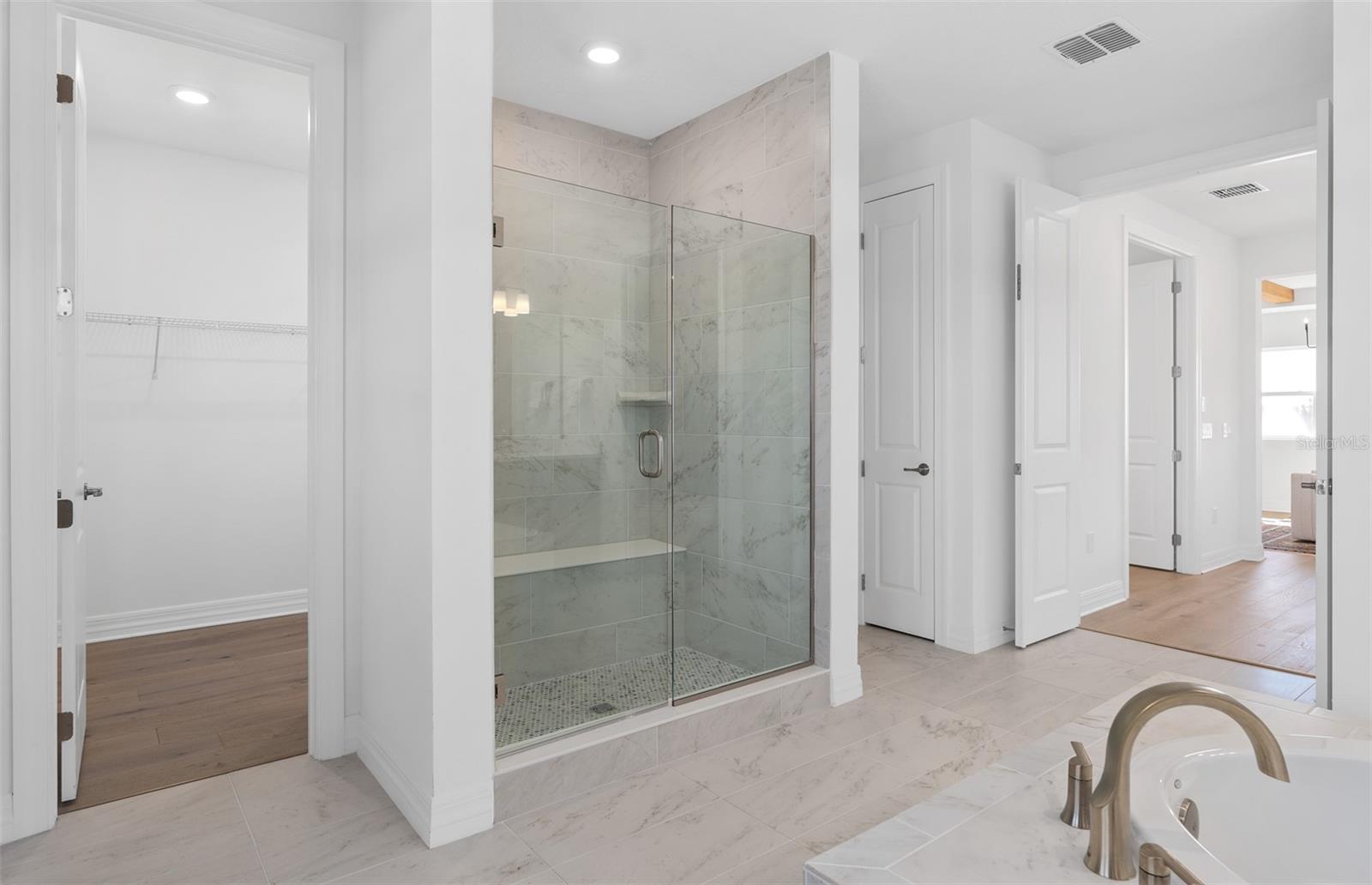 Image 34 of 52 For 8339 Park Cliff Way