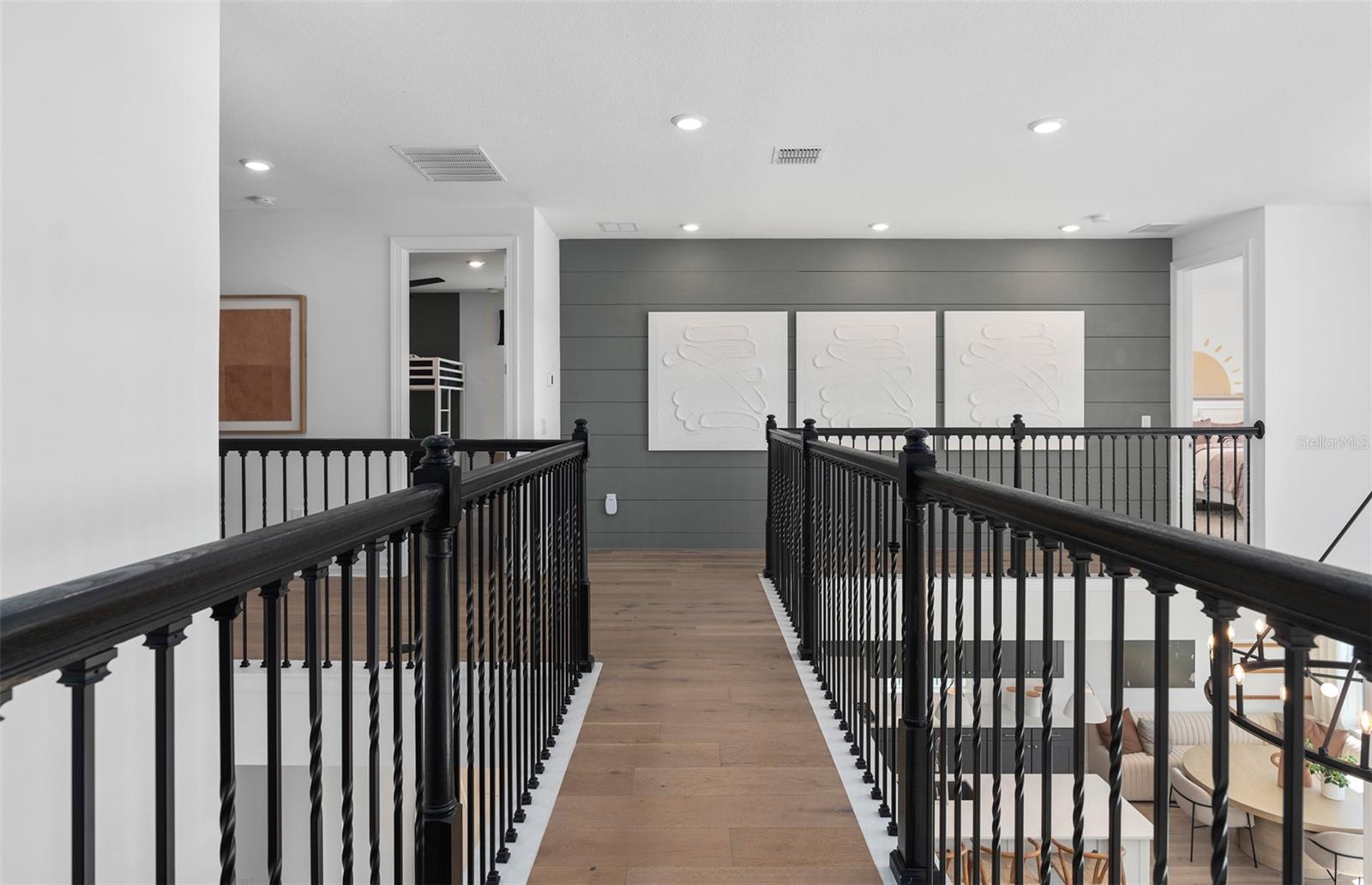 Image 36 of 52 For 8339 Park Cliff Way
