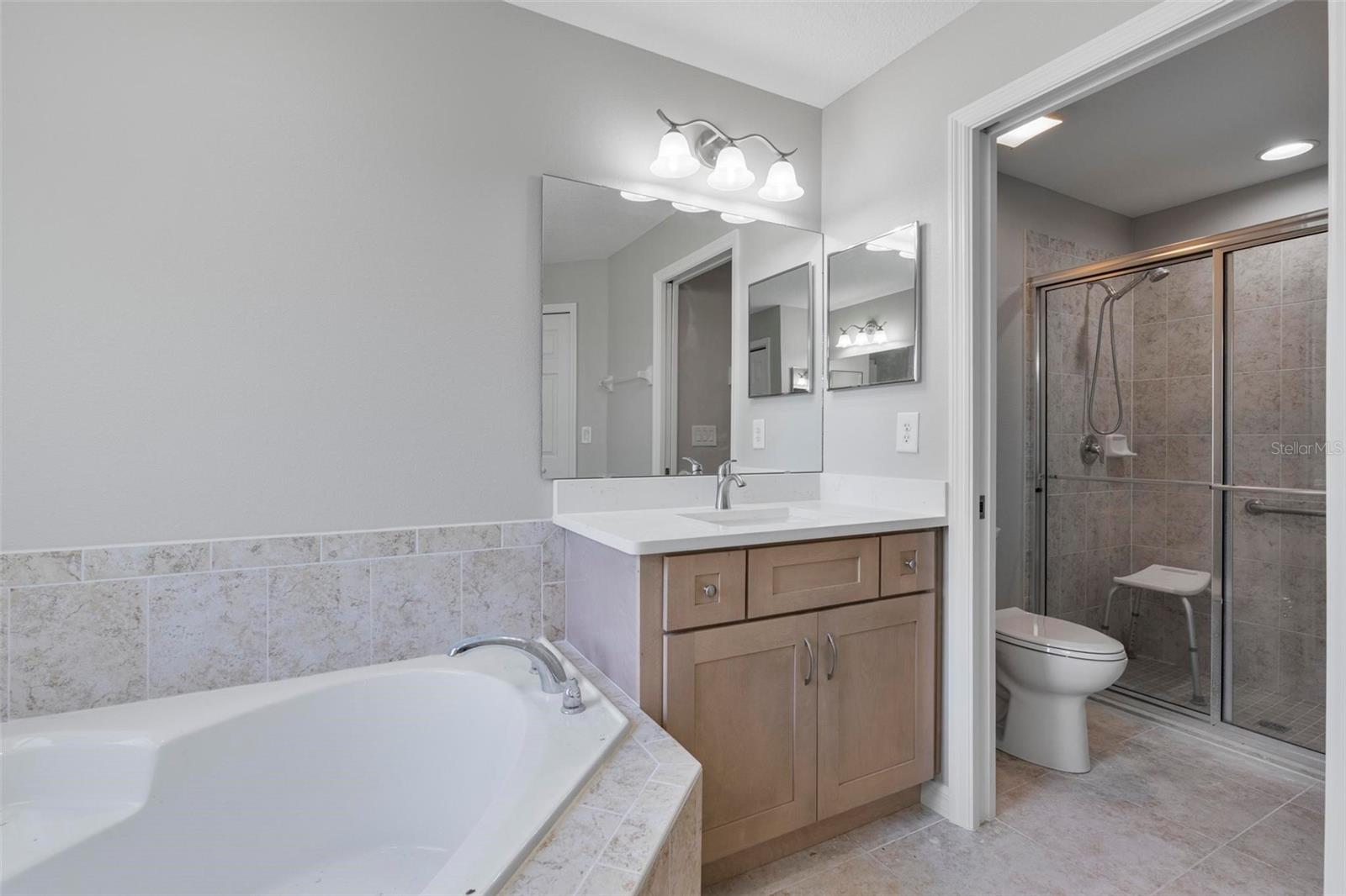 Image 14 of 29 For 27206 Jade Isle Court