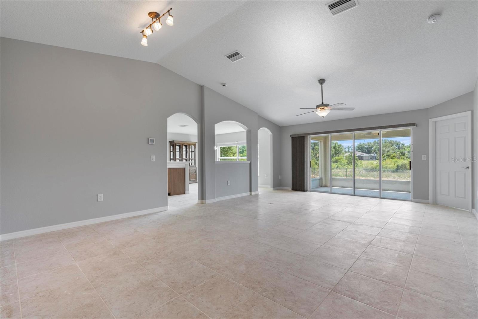 Image 3 of 29 For 27206 Jade Isle Court