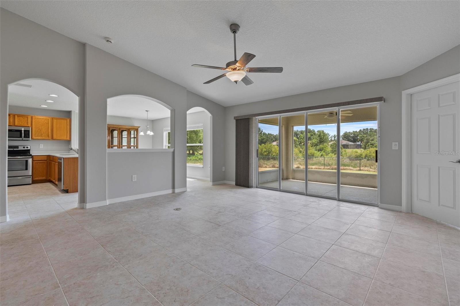 Image 4 of 29 For 27206 Jade Isle Court