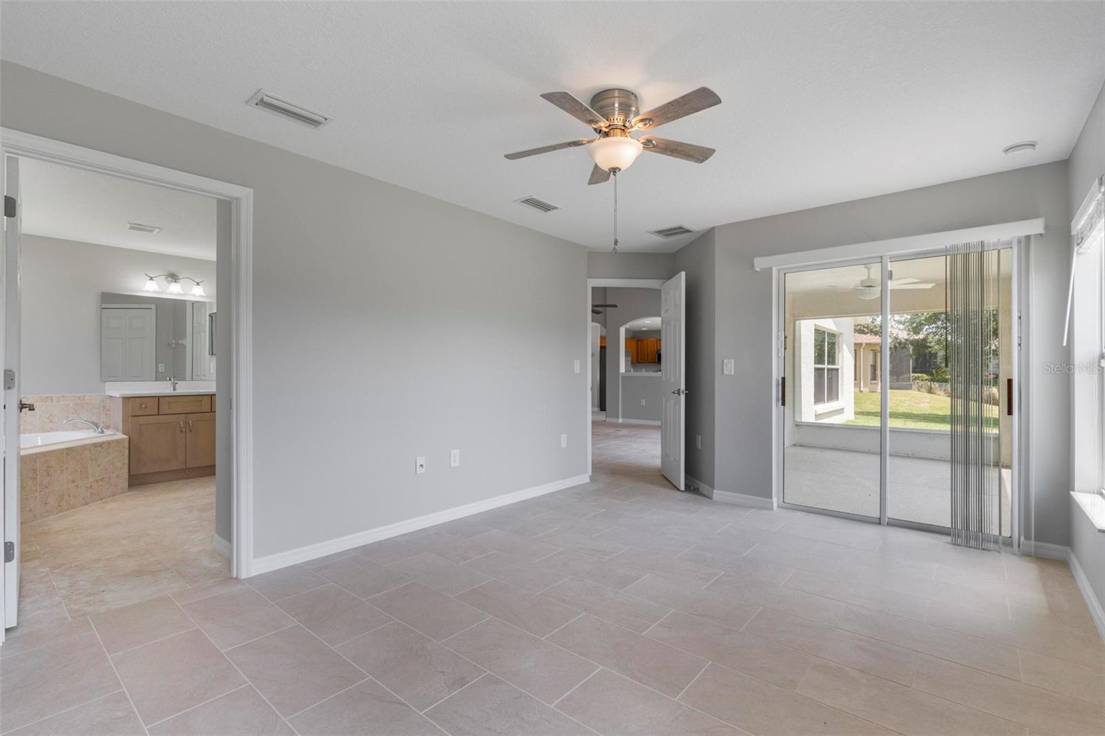 Image 9 of 29 For 27206 Jade Isle Court