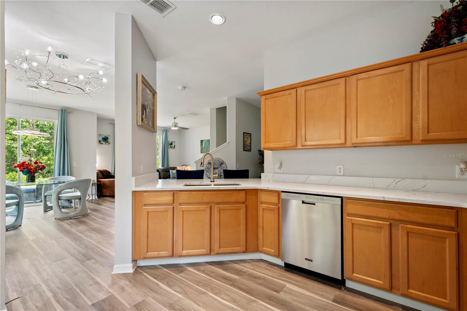 Image 7 of 32 For 6672 Goldenrod Road 132b