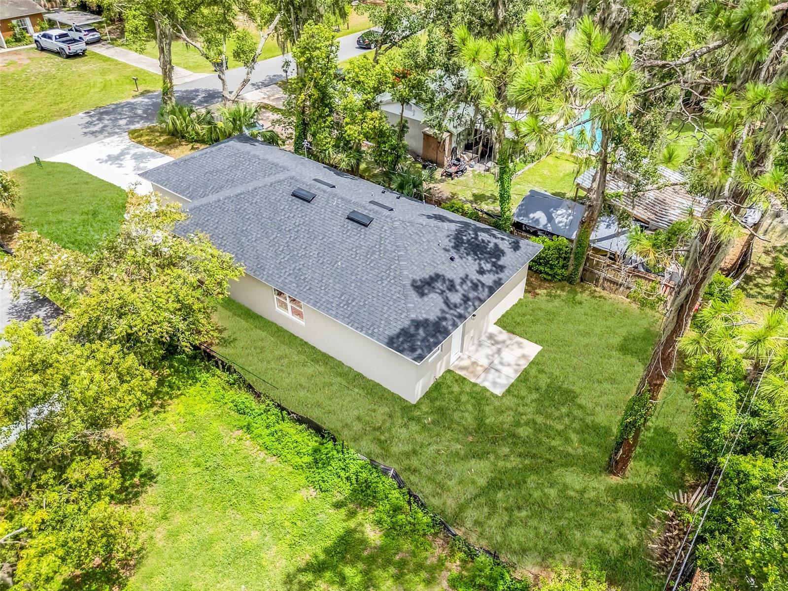 Image 19 of 21 For 563 Winogene Avenue