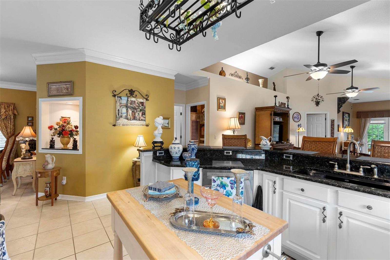 Image 13 of 41 For 9049 Saint Andrews Way