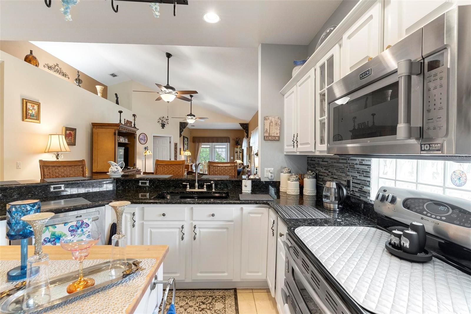 Image 14 of 41 For 9049 Saint Andrews Way