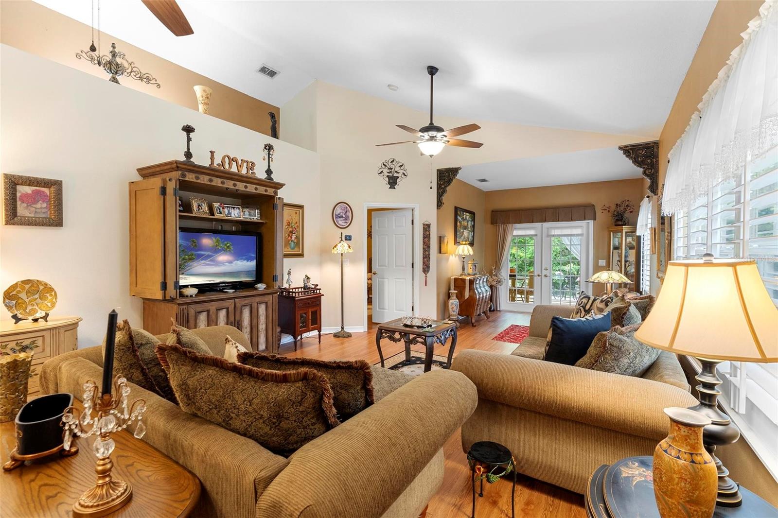 Image 19 of 41 For 9049 Saint Andrews Way