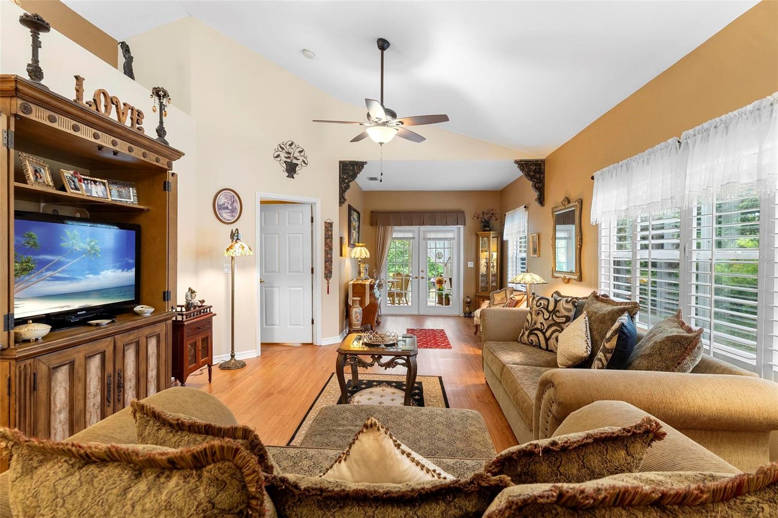 Image 20 of 41 For 9049 Saint Andrews Way