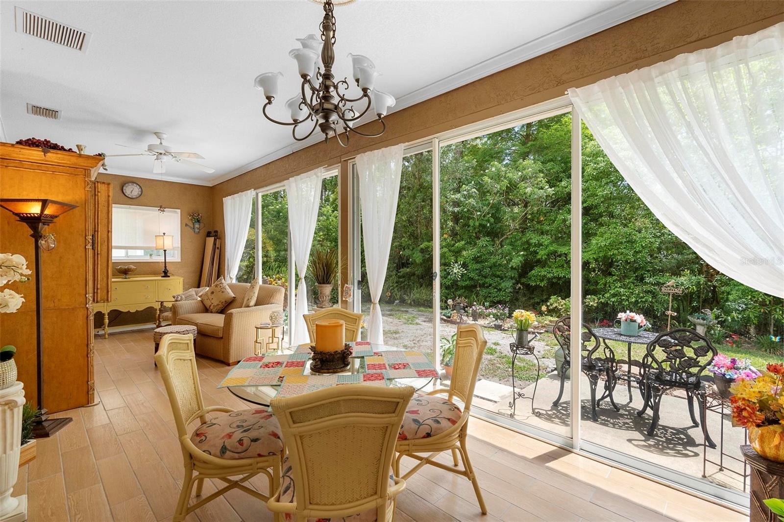 Image 7 of 41 For 9049 Saint Andrews Way