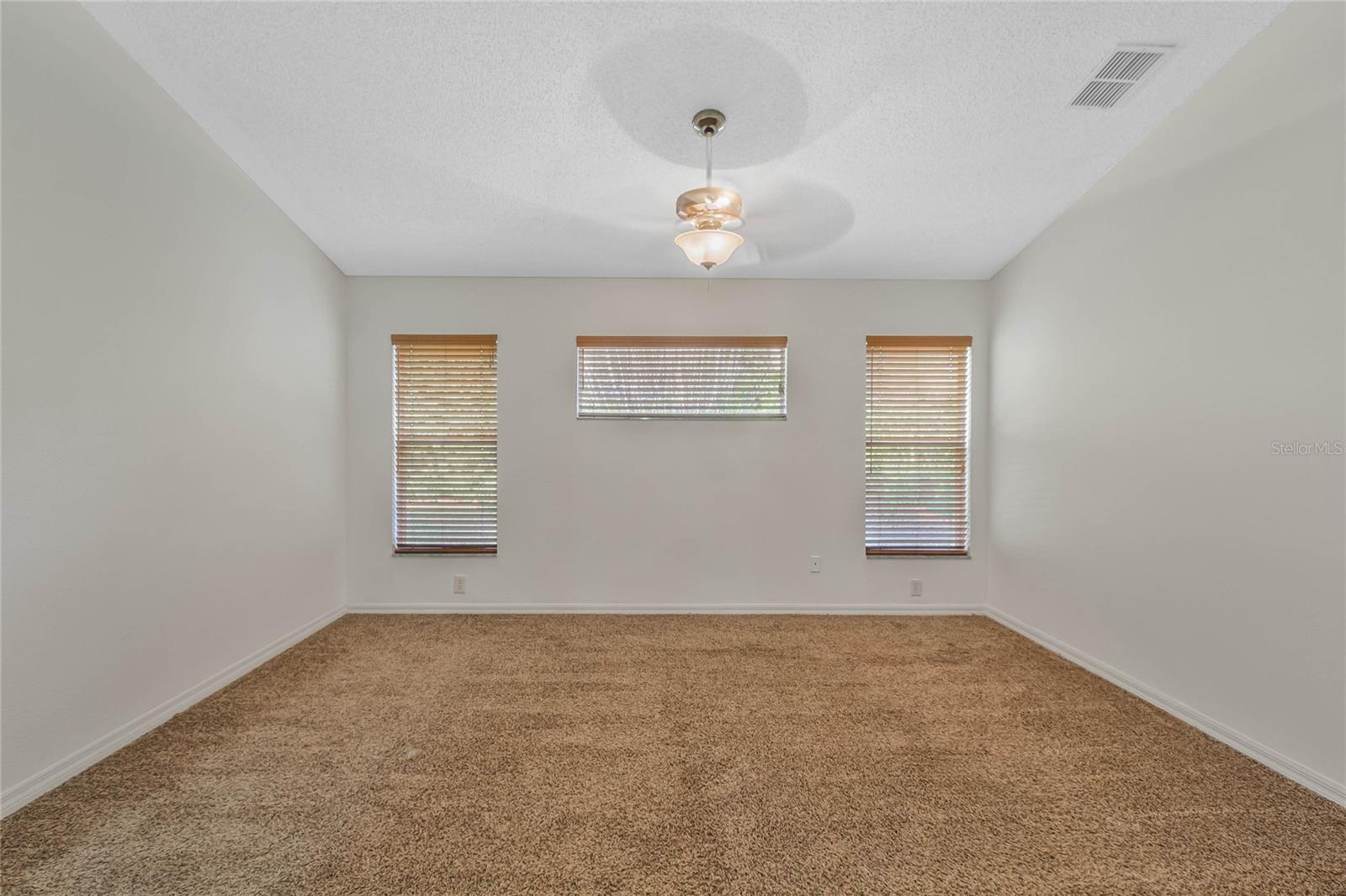 Image 13 of 22 For 413 Dunoon Street