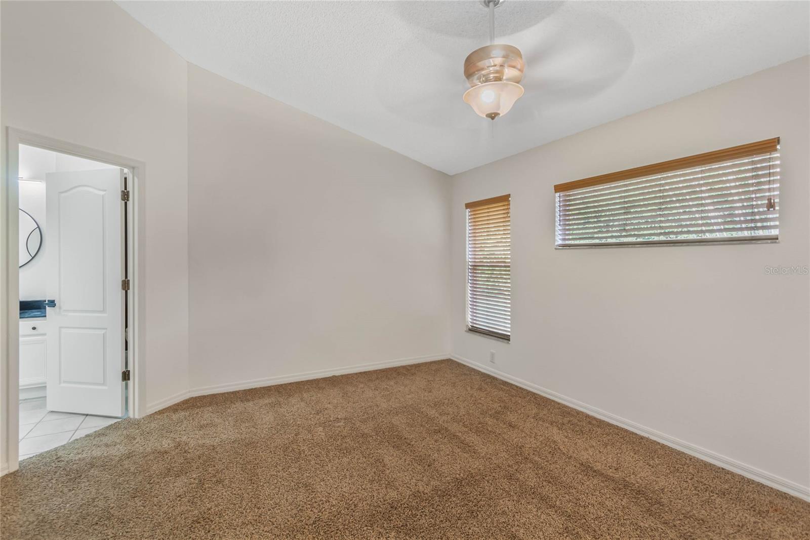 Image 14 of 22 For 413 Dunoon Street