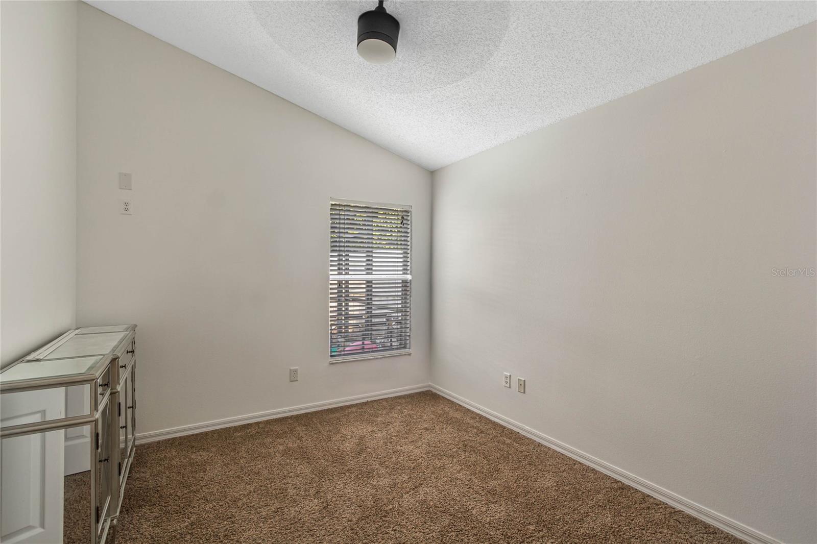 Image 21 of 22 For 413 Dunoon Street