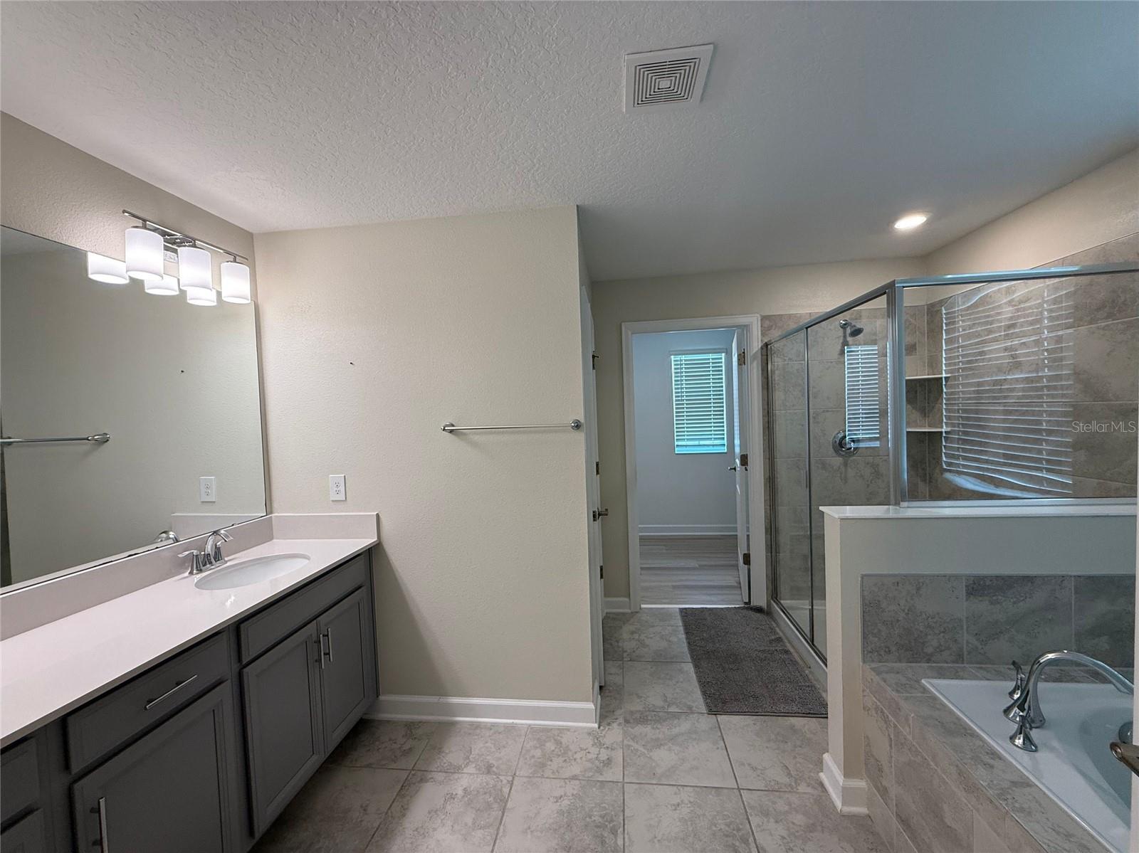 Image 20 of 38 For 18219 Oliver Twist Way