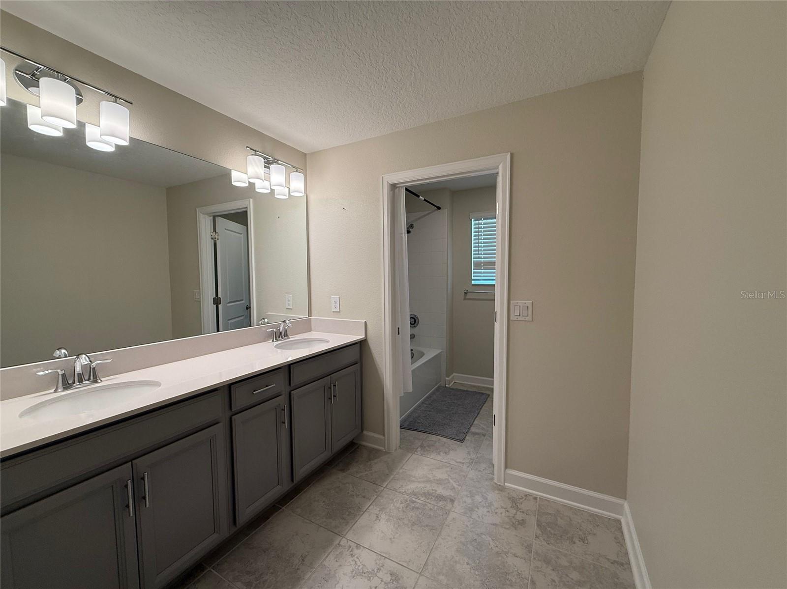 Image 27 of 38 For 18219 Oliver Twist Way