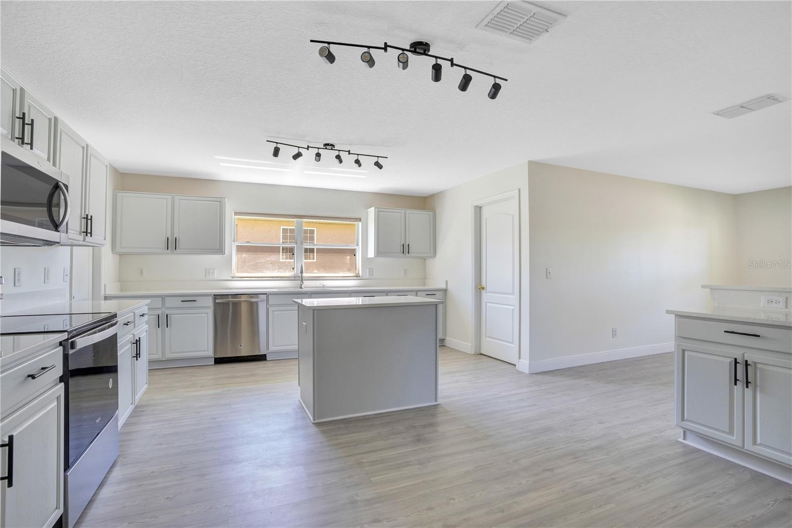 Image 12 of 34 For 1375 Willow Wind Drive