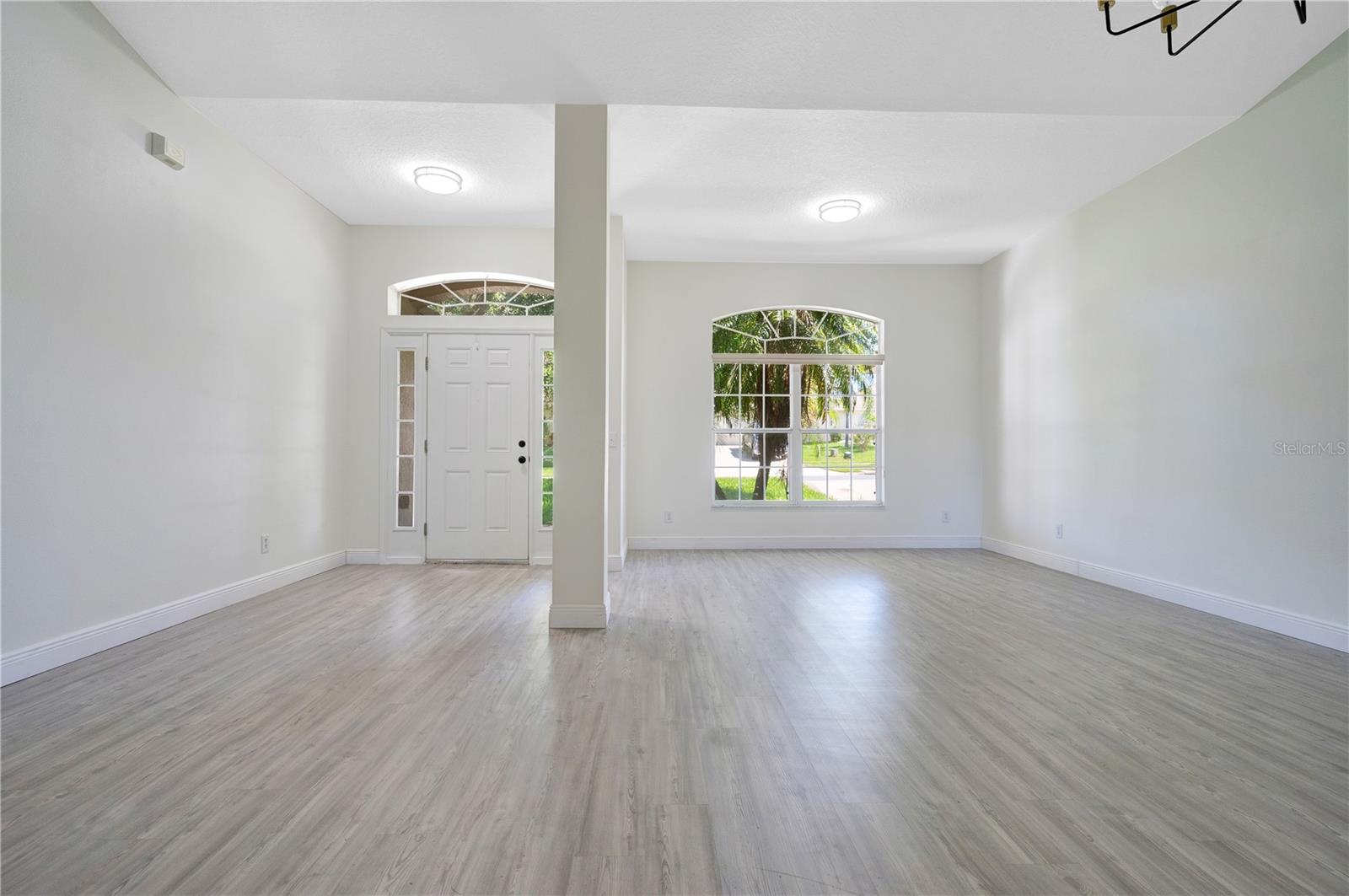 Image 3 of 34 For 1375 Willow Wind Drive