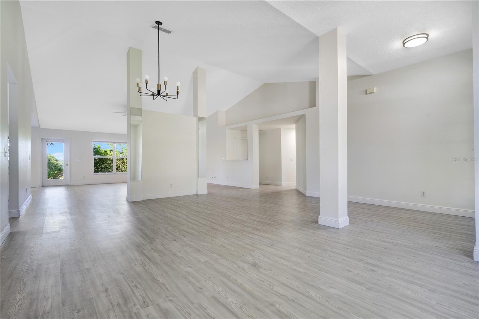 Image 6 of 34 For 1375 Willow Wind Drive