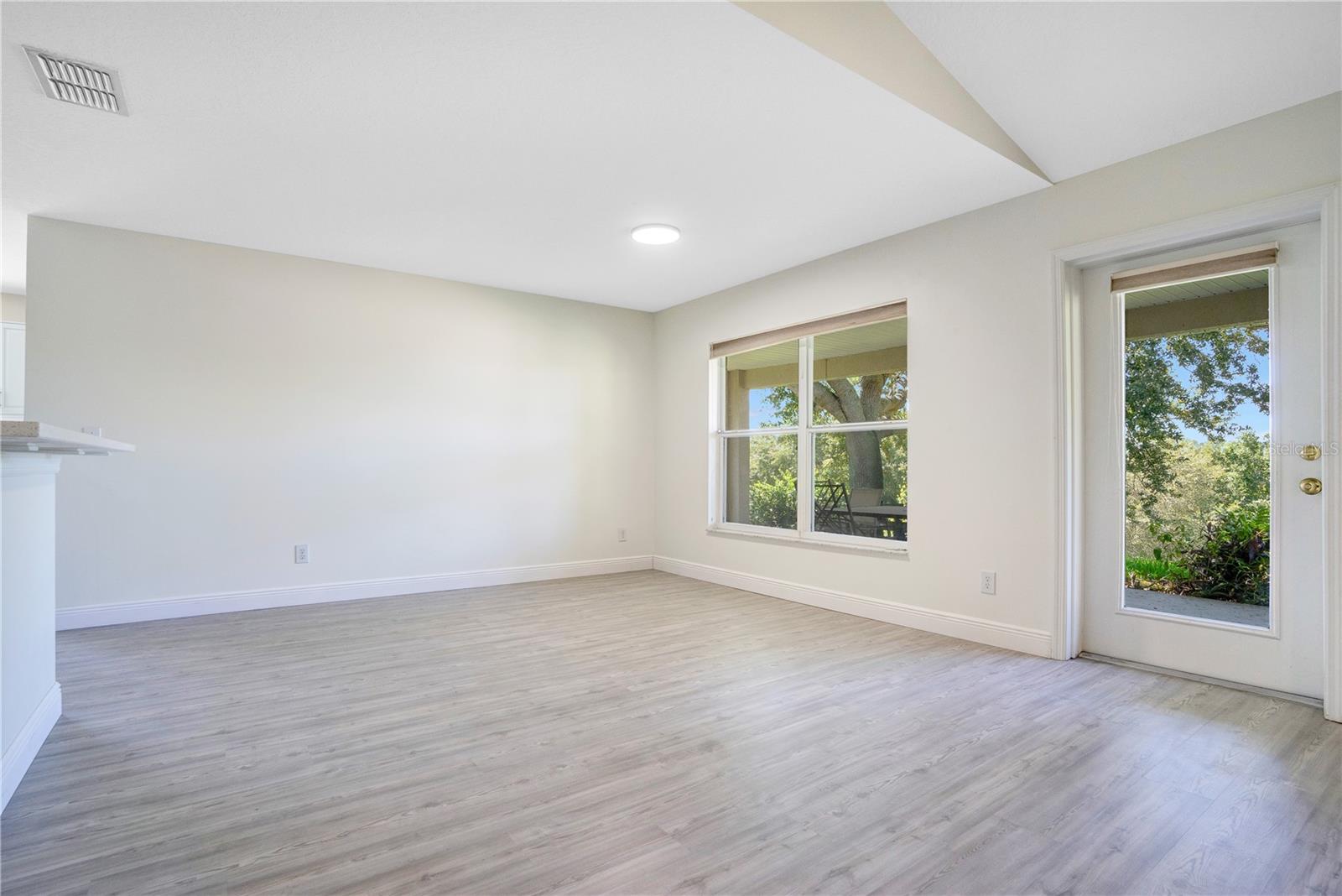 Image 9 of 34 For 1375 Willow Wind Drive