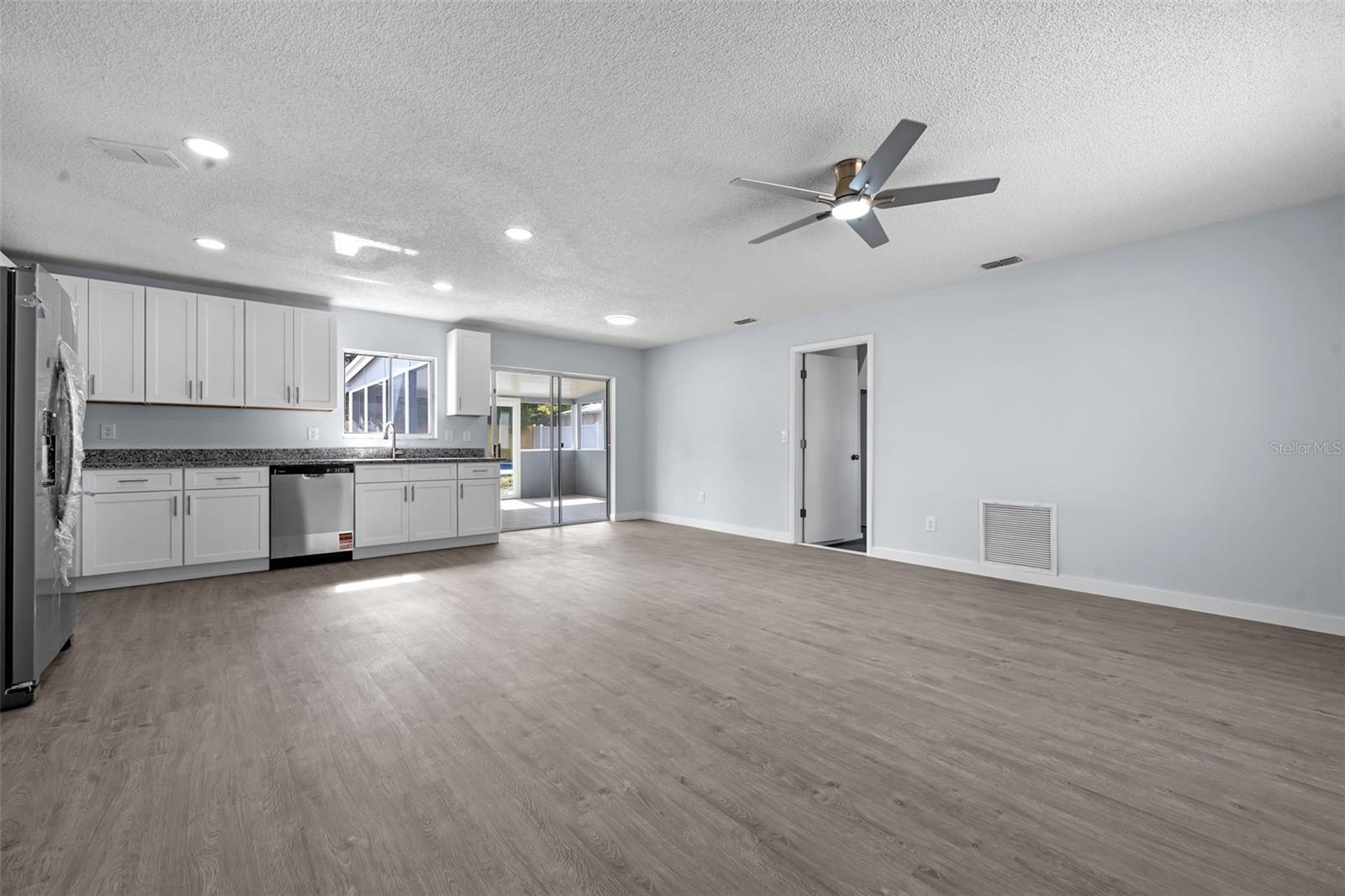 Image 11 of 75 For 2763 Waco Drive