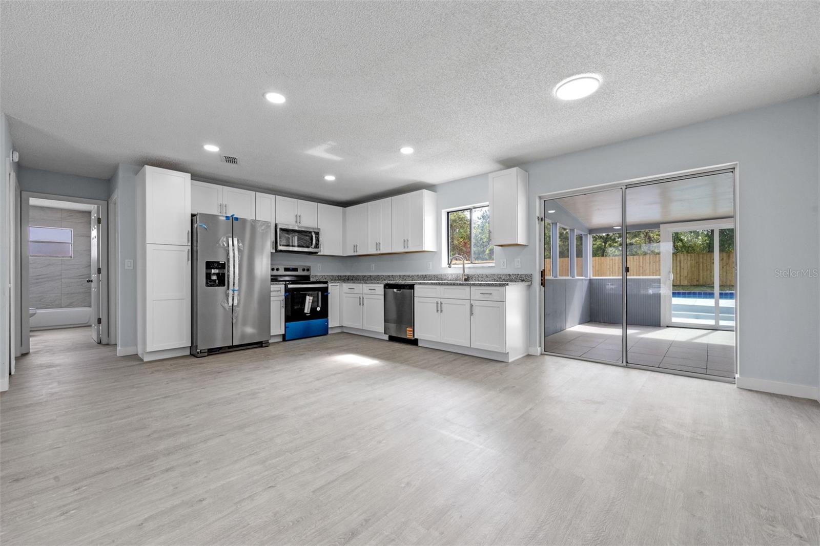 Image 13 of 75 For 2763 Waco Drive