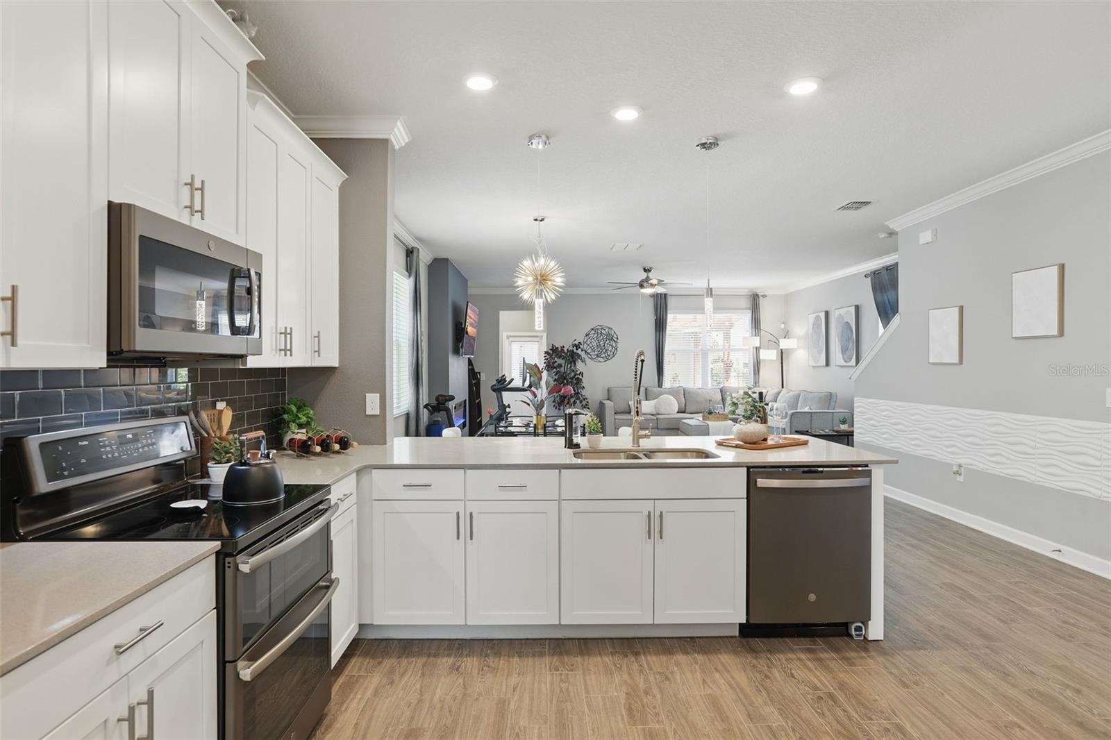 Image 9 of 65 For 12127 Sonnet Avenue