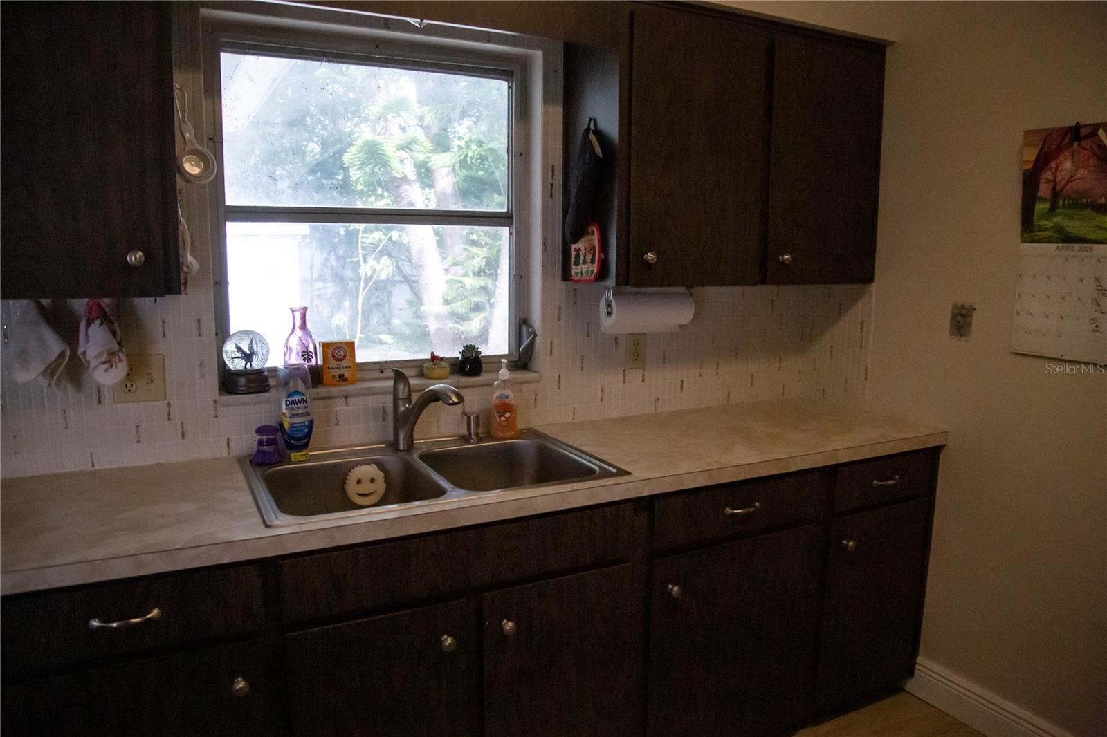 Image 7 of 19 For 704 Beverly Avenue