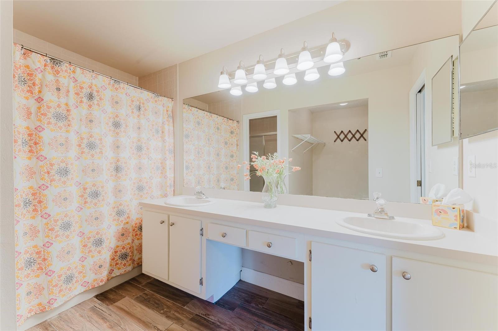 Image 15 of 41 For 604 Chestnut Oak Circle 106