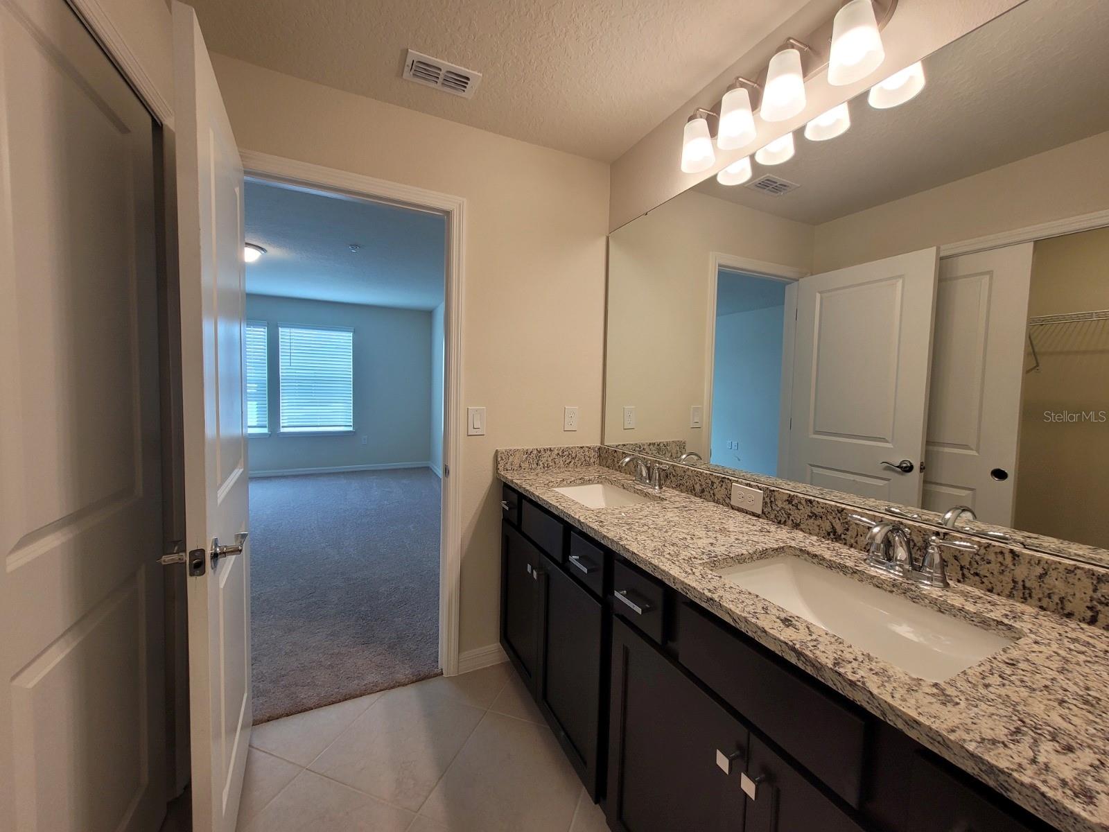Image 19 of 96 For 1286 Shoreside Street