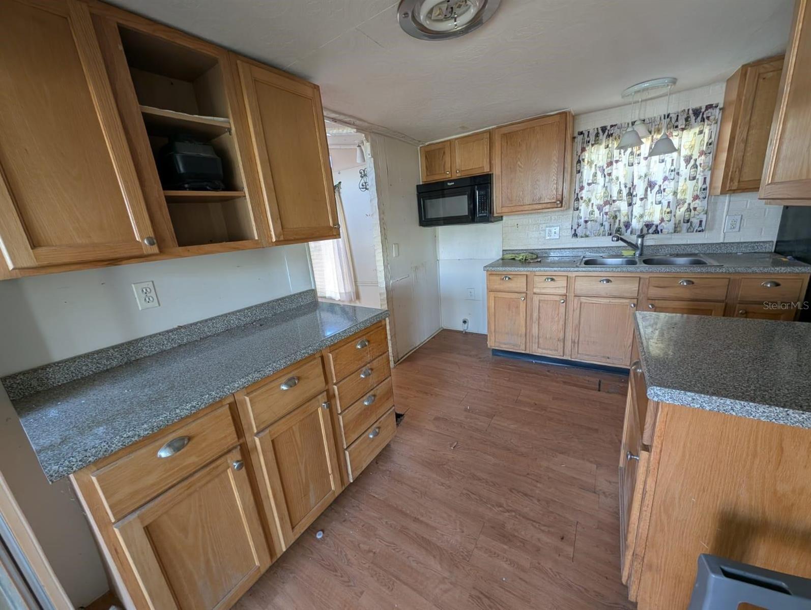 Image 5 of 22 For 39611 Gloryland Drive