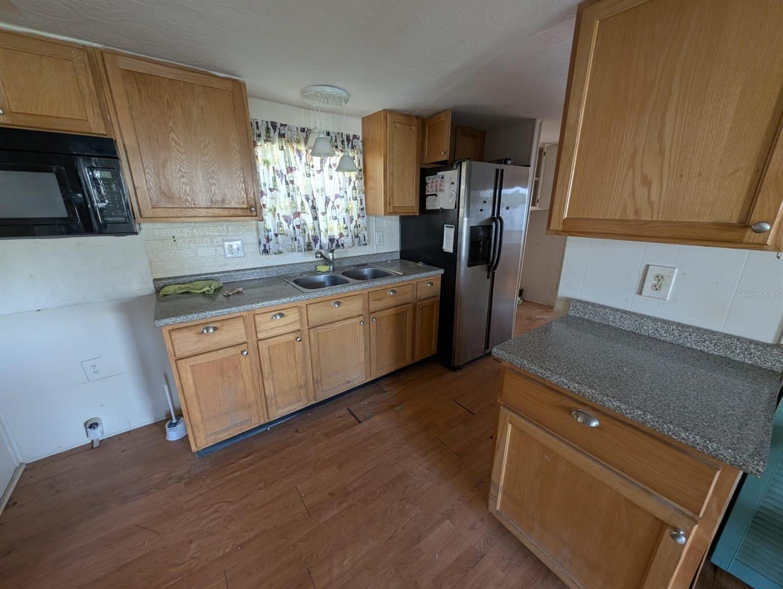 Image 6 of 22 For 39611 Gloryland Drive