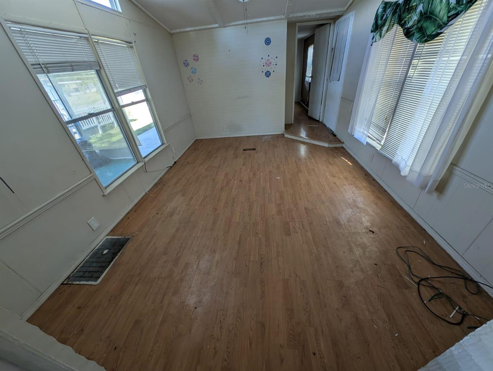 Image 8 of 22 For 39611 Gloryland Drive