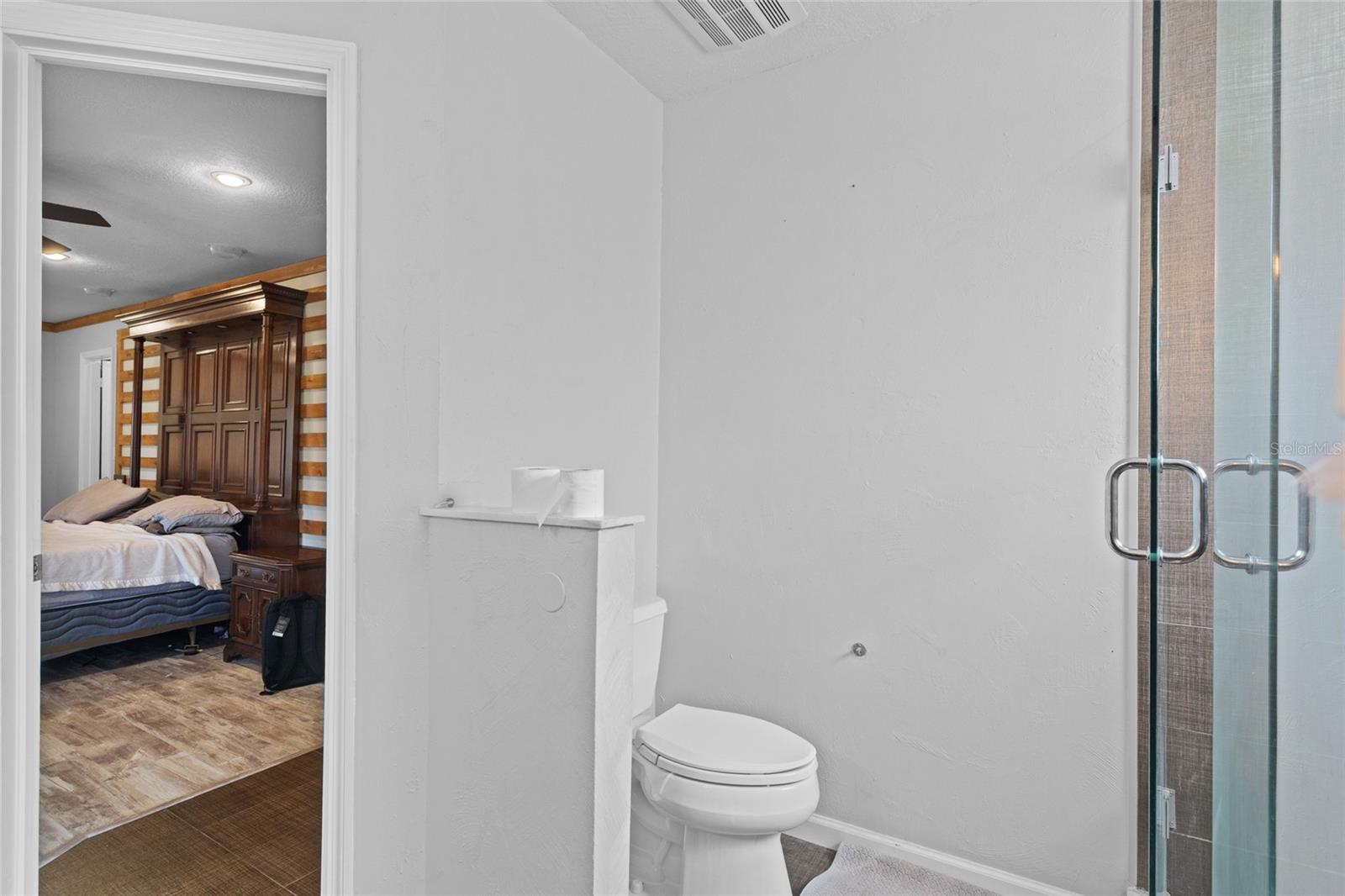 Image 17 of 30 For 408 Winsome Court