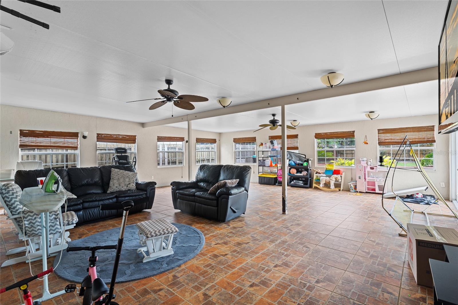 Image 18 of 30 For 408 Winsome Court