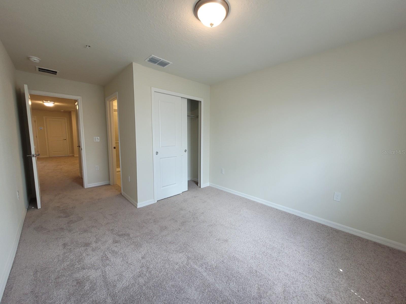 Image 21 of 96 For 1264 Blue Island Drive