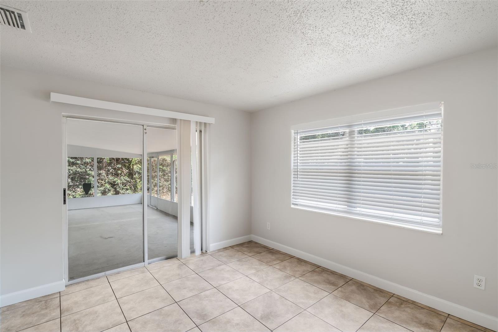 Image 12 of 32 For 1051 Arden Street