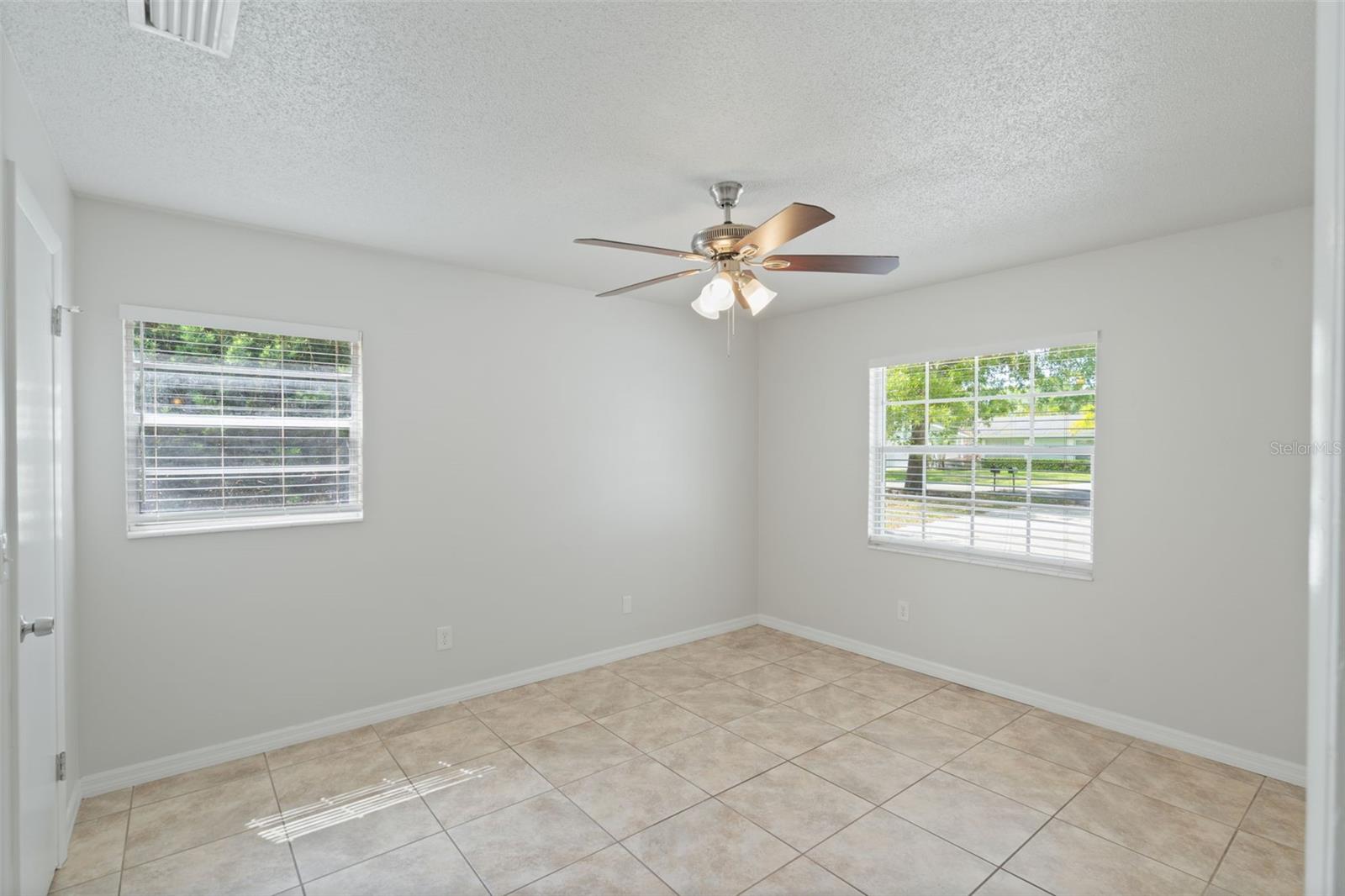 Image 14 of 32 For 1051 Arden Street